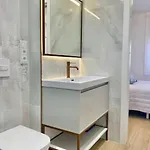 Sea View, Stylish & Modern 2 In The Center