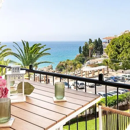 Sea View, Stylish & Modern 2 In The Center *