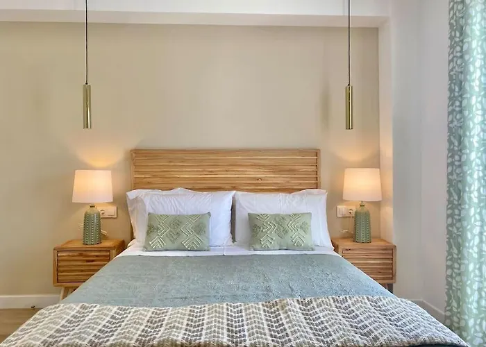 Sea View, Stylish & Modern 2 In The Center Апартаменты