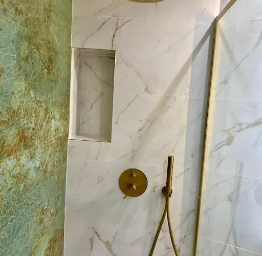 Апартаменты Sea View, Stylish & Modern 2 In The Center