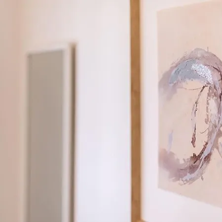 Sea View, Stylish & Modern 2 In The Center Apartment