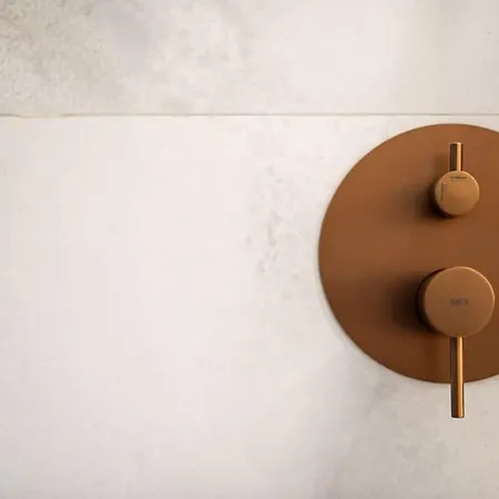 Sea View, Stylish & Modern 2 In The Center شقة *