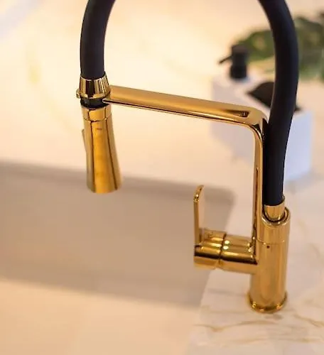 Sea View, Stylish & Modern 2 In The Center *