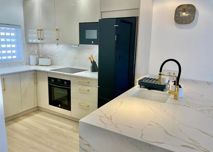 شقة Sea View, Stylish & Modern 2 In The Center نيرخا