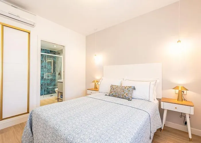 Sea View, Stylish & Modern 2 In The Center 아파트 네르하