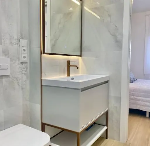 Sea View, Stylish & Modern 2 In The Center