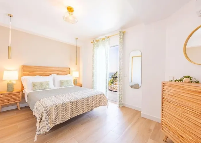 Sea View, Stylish & Modern 2 In The Center