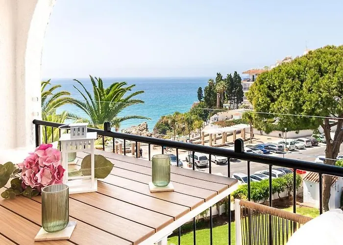 Sea View, Stylish & Modern 2 In The Center *