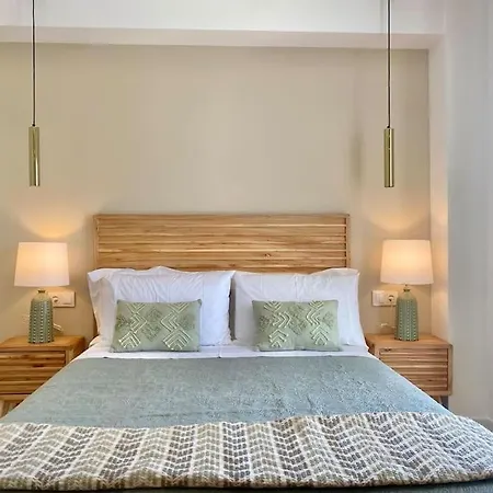 Sea View, Stylish & Modern 2 In The Center Apartment